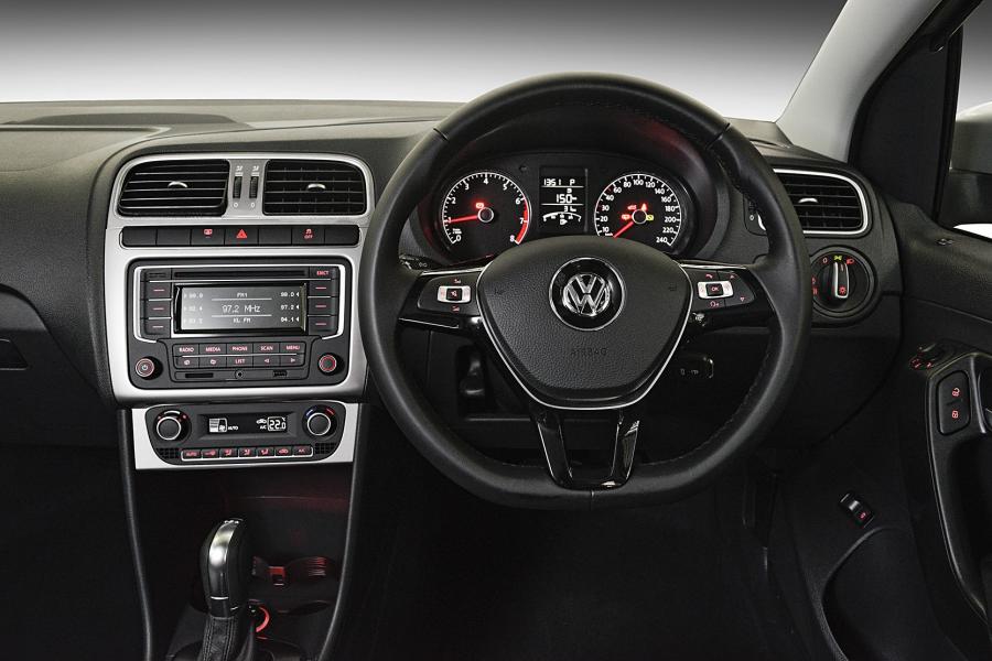 Торпедо Volkswagen Vento 2016 года  (фото 4 из 19)